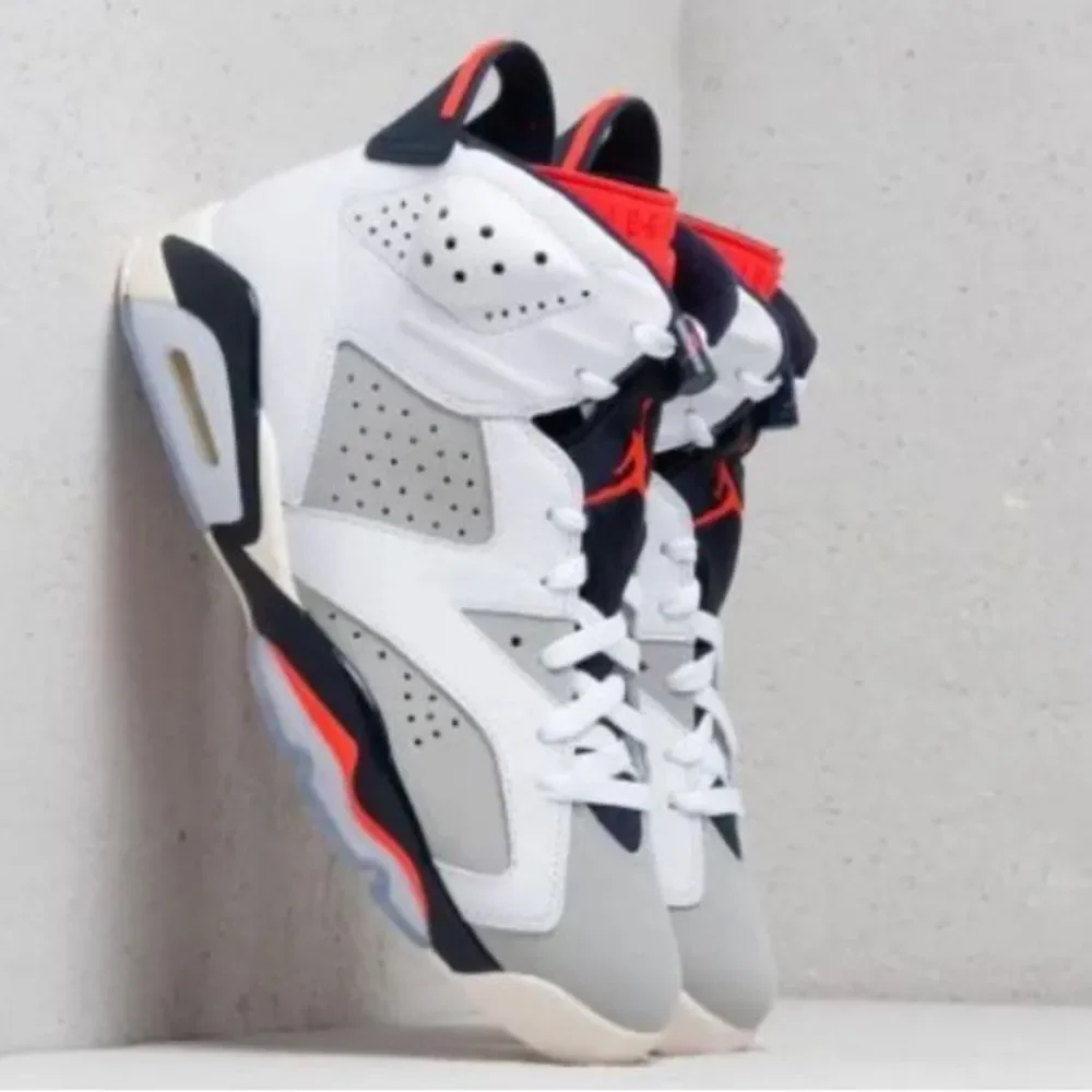 Jordan Air 6 Retro Tinker- Size 6.5Y USA 384664-104 Size 6.5Y Junior Shoes
